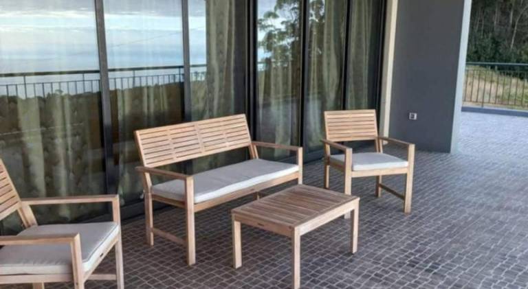 Ample vacation home with terrace & yard | Pets are welcome — photo 4