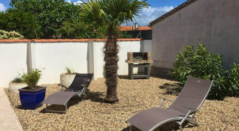 Wonderful vacation home with terrace, garden & grill | Next to the beach | Pets are welcome in Chatelaillon-Plage