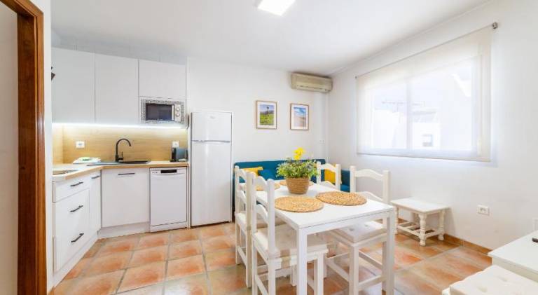 Apartment with BBQ, terrace & private pool — photo 4