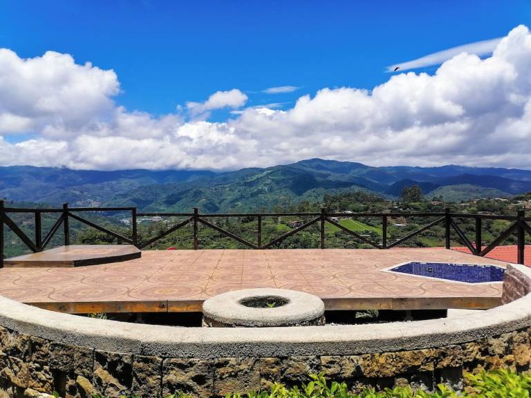 Lodge  Cartago