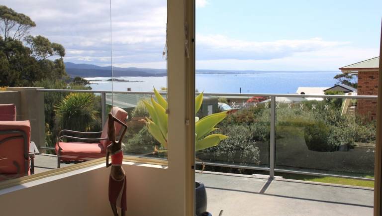 House  Binalong Bay