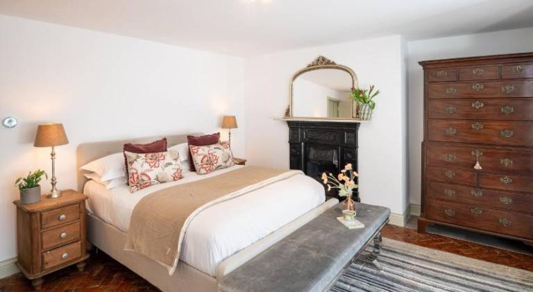 Large Garden Flat sleeps 6 Central Exmouth in Exmouth