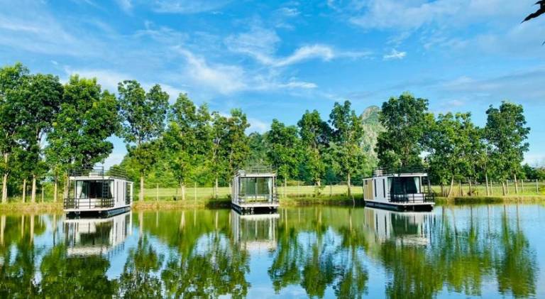 บ้านสวนคีรีวงศ์ Baansuan Khiriwong Boathouse in Phetchaburi