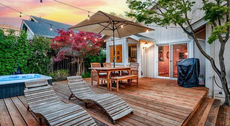 House with hot tub in Sonoma, CA