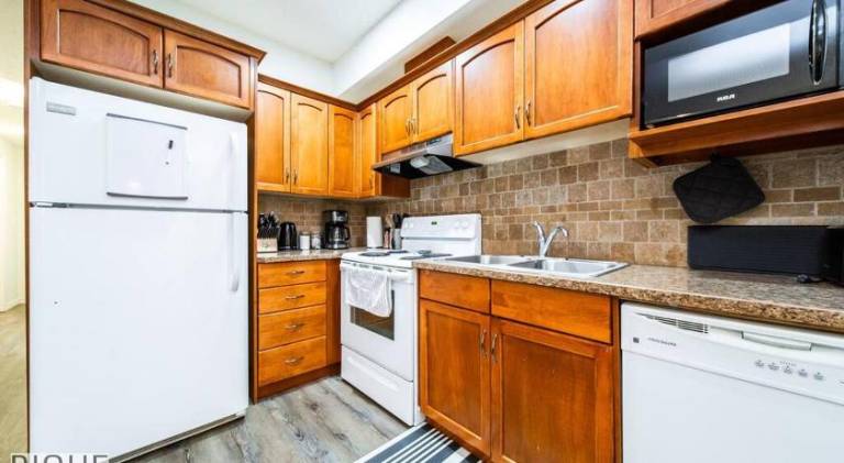 Chic Modern Vibes - Sleeps 6 - Netfix - Wifi - Long Stays — photo 3