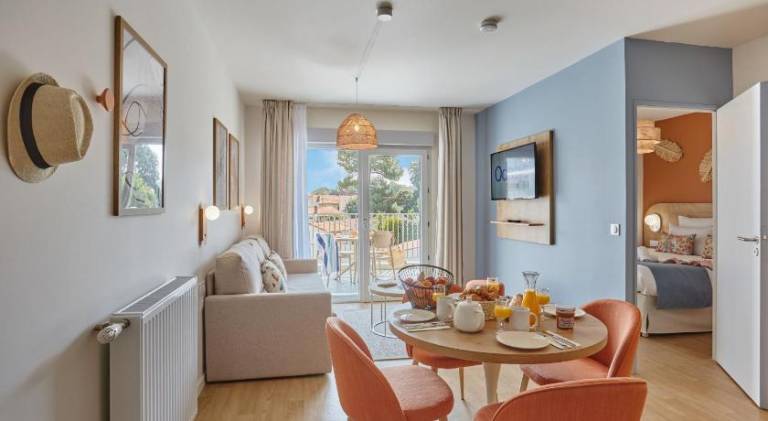 Rental apartment with terrace & pool | Next to the beach | Pets allowed — photo 3