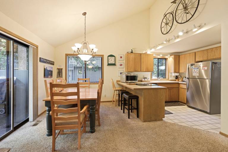 Vacation home with pool, hot tub & barbeque — photo 3