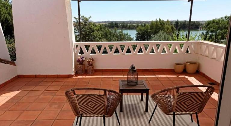 Vacation home with patio, yard & barbecue | Pets are welcome — photo 5