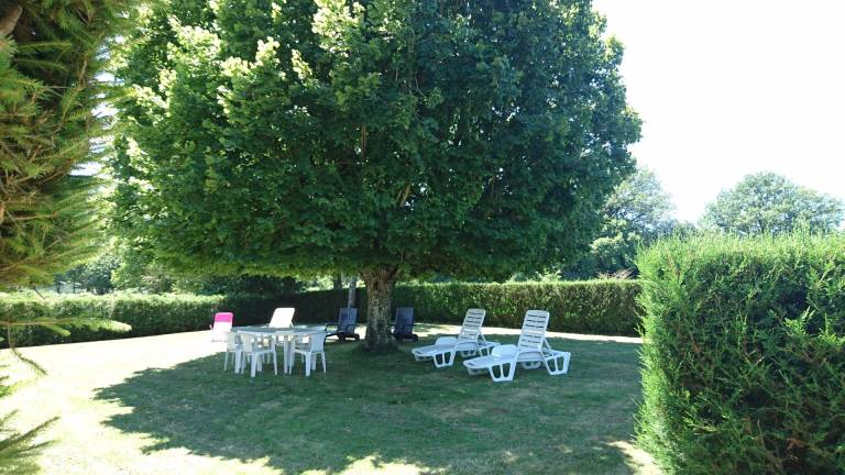 House with barbeque, patio & garden | Garden view — photo 3