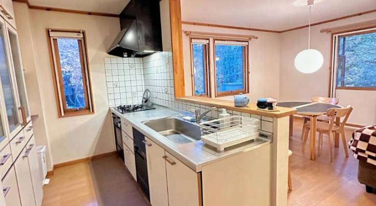 Fully equipped ample chalet with jacuzzi, garden & terrace | Pets allowed — photo 2