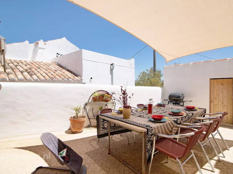 Fully equipped lovely house with patio, barbeque & private pool | Pets are welcome — photo 4