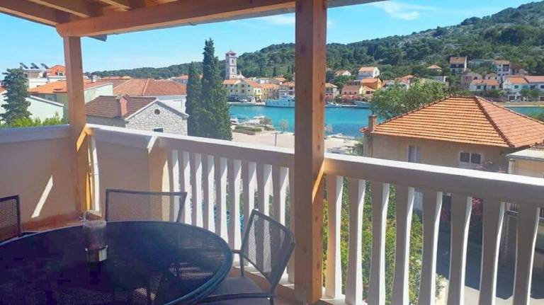 Apartma Tisno