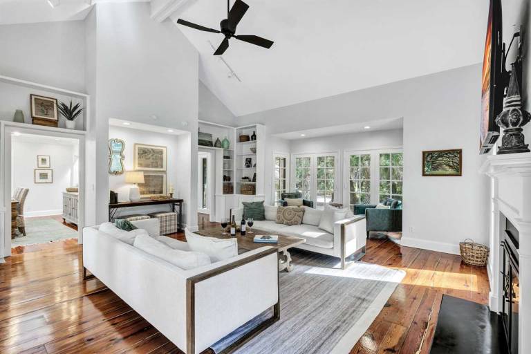 32 Plantation Dr @ Sea Pines Heated Private Pool Lagoon Views — photo 2