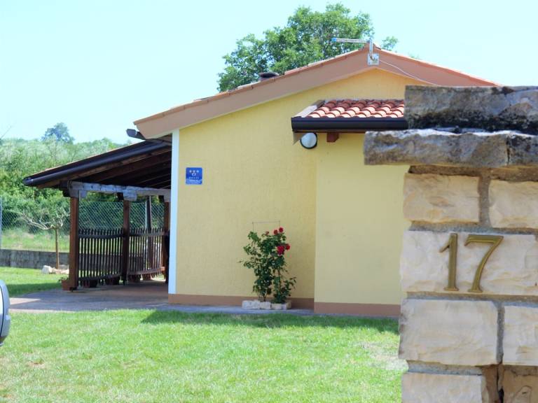 Wonderful house with BBQ, yard & patio | Dogs allowed — photo 2