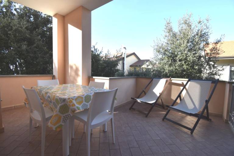 Holiday apartment with patio — photo 3