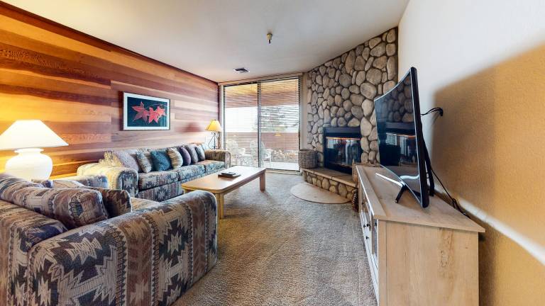 Condo with heated pool, jacuzzi & sauna — photo 5