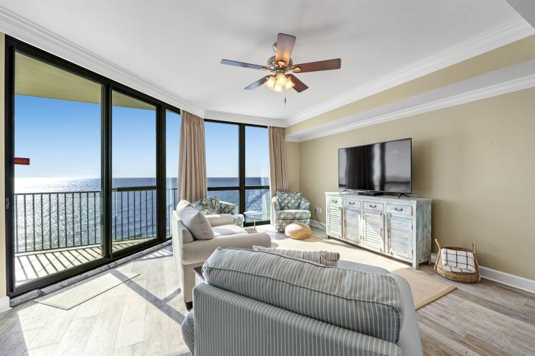 Luxurious Beachfront Condo Indoor & Outdoor Pools, Hot Tub & Much More ...