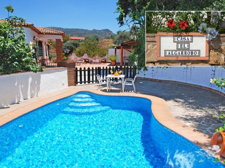 Vacation home with terrace, barbecue & garden — photo 3