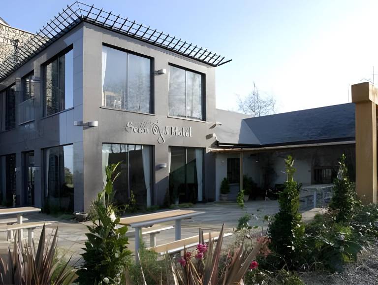 Upton Court Hotel