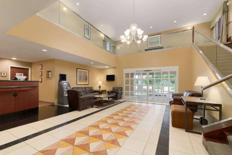 Hawthorn Extended Stay by Wyndham College Station — photo 2