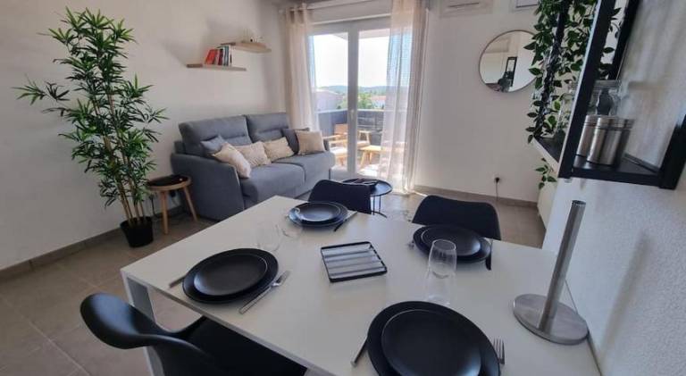 L'Appartement Ensoleille, WIFI-Clim-Gare-Terrasse — photo 3