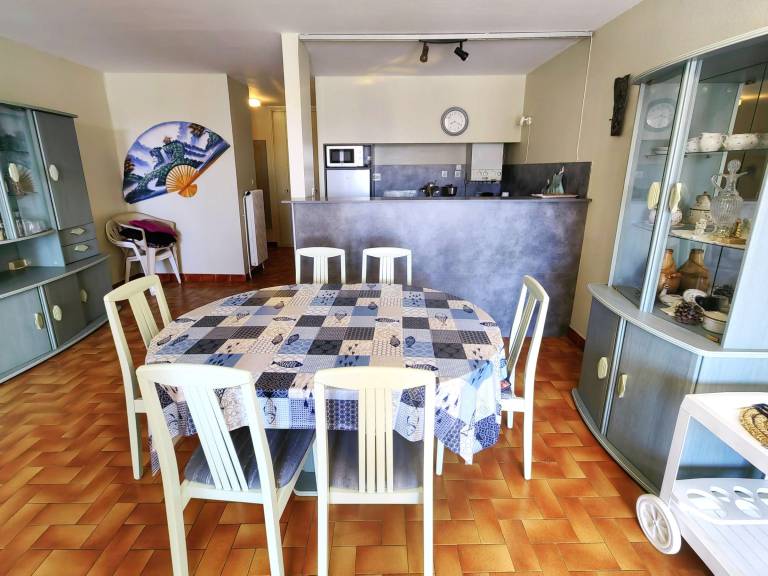 Holiday apartment with pool — photo 5