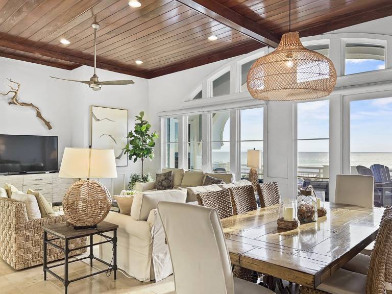 Condo with heated pool & barbeque | Beach view — photo 2
