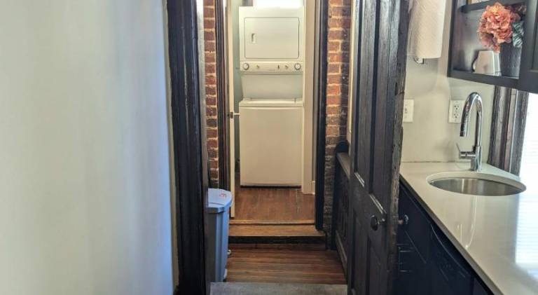 Modern Downtown Loft Walk to Convention Center — photo 3