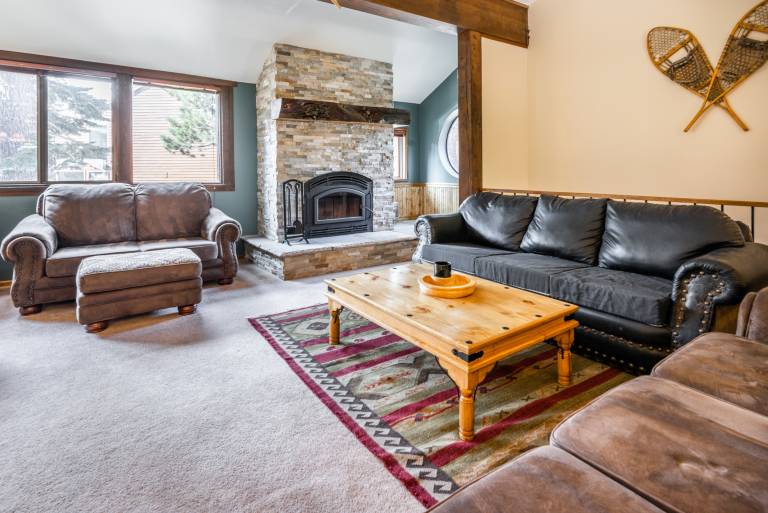Family-friendly vacation home with sauna & jacuzzi | Lake view | Next to the ski | Pet-friendly — photo 2