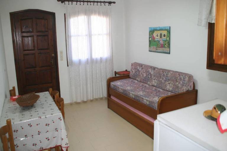 Beautiful apartment with yard, barbeque & terrace | Sea view | Dogs allowed in Rethymno