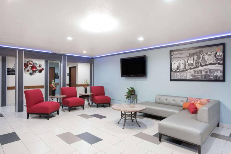 Super 8 By Wyndham Claremore Ok — photo 4