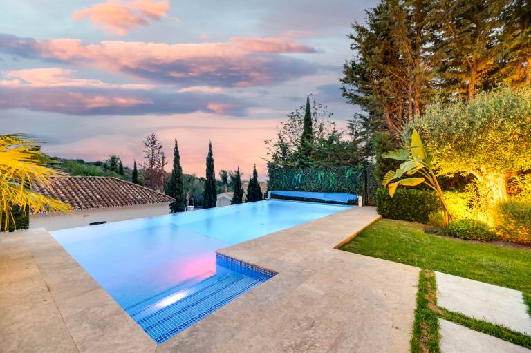 Chic Andalusian Villa with Sea views & Pool — photo 2