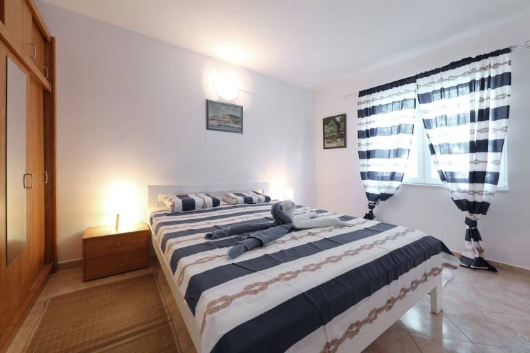 Apartment with grill & patio | Sea view | Close to the beach | Pets allowed — photo 4