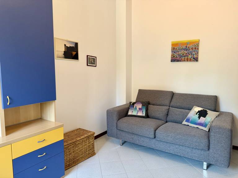 Rental apartment with 2 rooms for 4 persons in Imperia