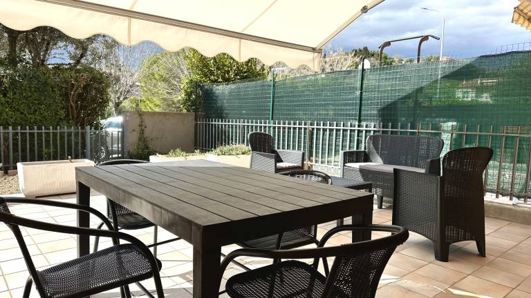 Child-friendly apartment with yard | Garden view | Pets allowed — photo 2
