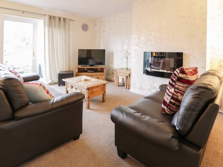 Cottage with 2 rooms for 4 persons — photo 4