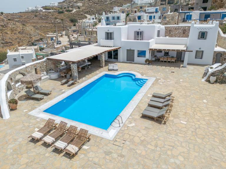 Child-friendly beautiful villa with barbecue & pool | Pets allowed — photo 3