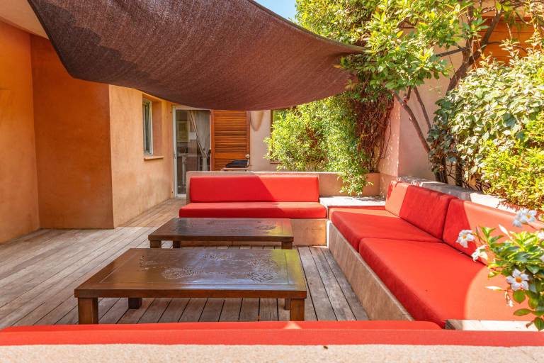 Family-friendly villa with barbecue, private pool & yard | Sea view | Close to the beach | Pets are welcome — photo 3