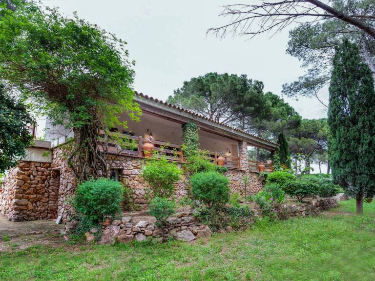 Lovely house with patio, barbecue & yard | Next to the beach | Pet-friendly — photo 3