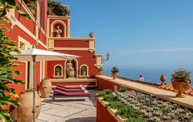 Villa with jacuzzi, private pool & patio | Sea view — photo 5