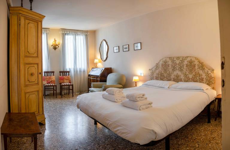 Apartment | Next to Rialto Bridge | City view — photo 2