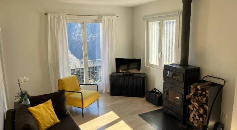 Lovely house with patio & yard | Pets are welcome — photo 2