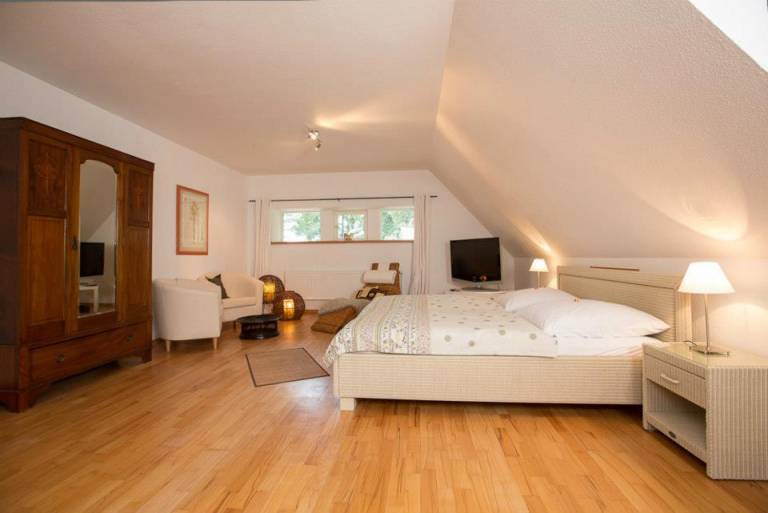 Appartement Fewo Dusche WC Wohn Schlafraum