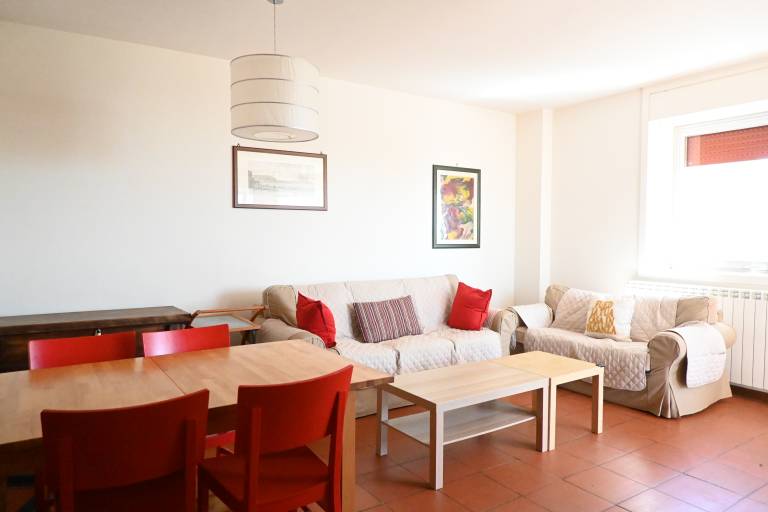 Holiday apartment with barbecue, terrace & pool — photo 3