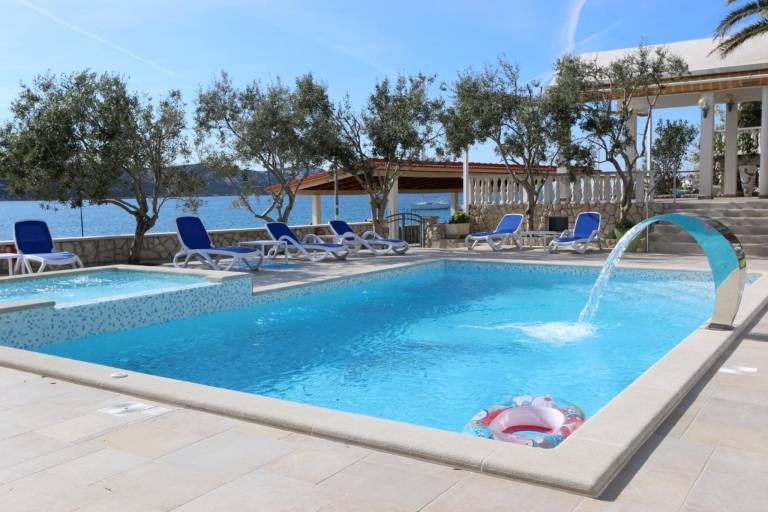 Apartment with pool | Close to the beach | Pet-friendly — photo 2