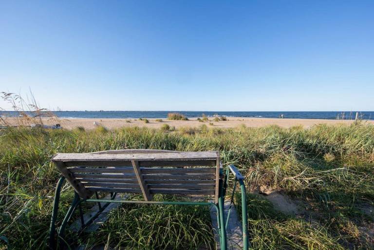 Sojourn on the Bay 2 BR Private Beach Access — photo 2