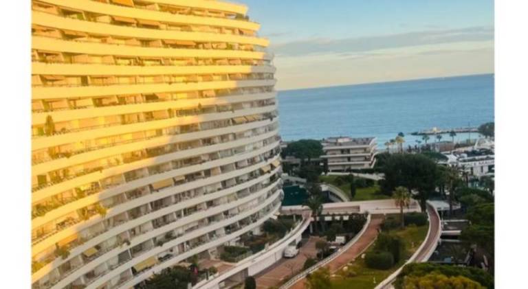 Apartment with terrace in Saint-Laurent-du-Var