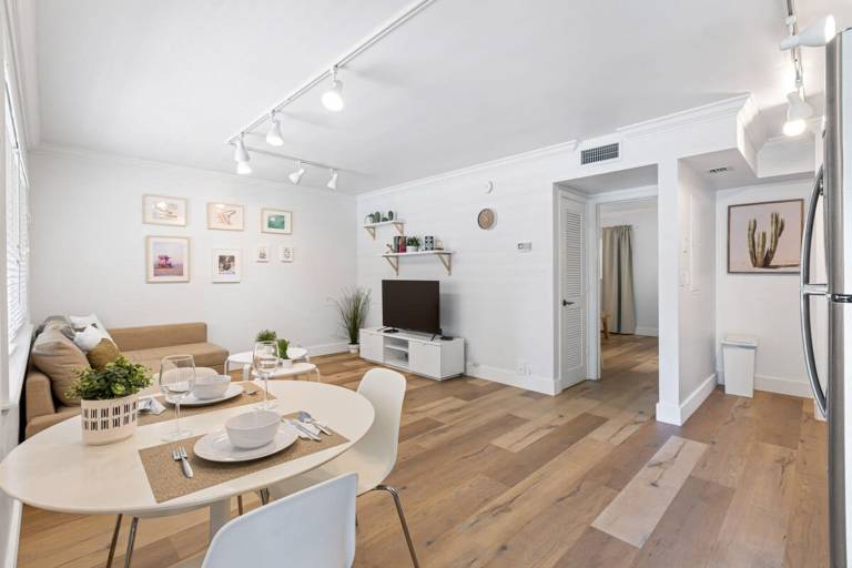 Holiday apartment with garden — photo 4