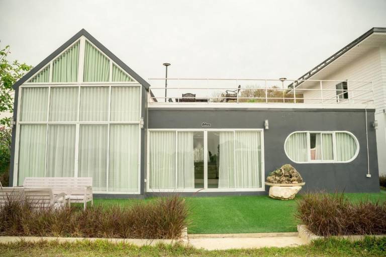 House with terrace & pool in Kanchanaburi