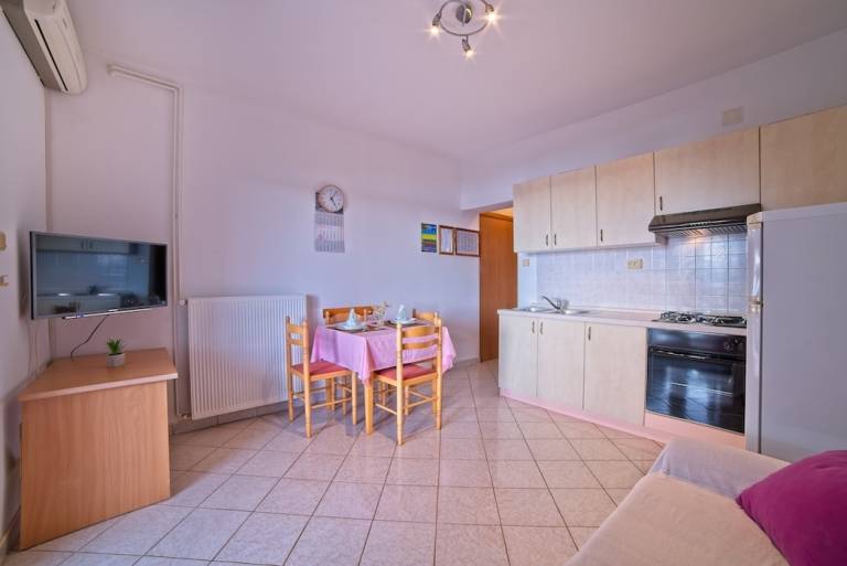 One bedroom apartment with balcony and sea view Supetarska Draga - Gonar, Rab (A-22586-b) — photo 3